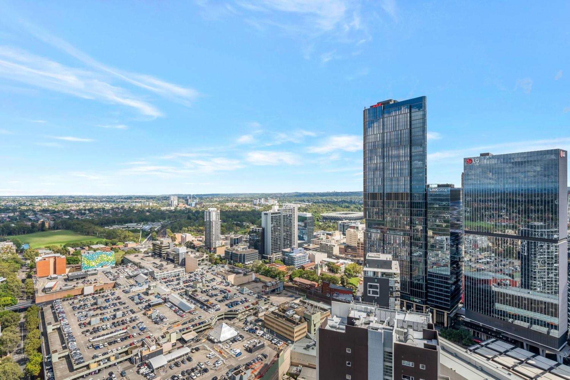 Opulent Penthouse With Views In Parramatta * Sydney