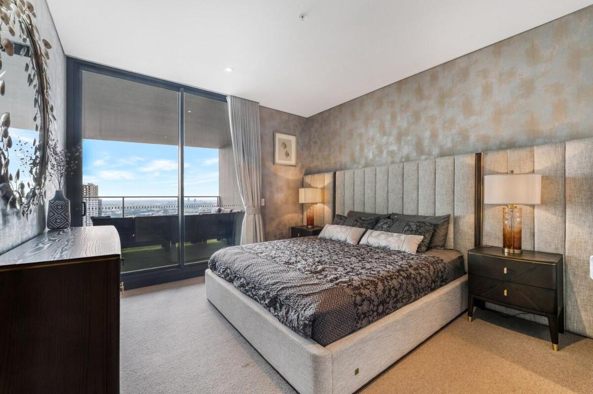 Opulent Penthouse With Views In Parramatta * Sydney