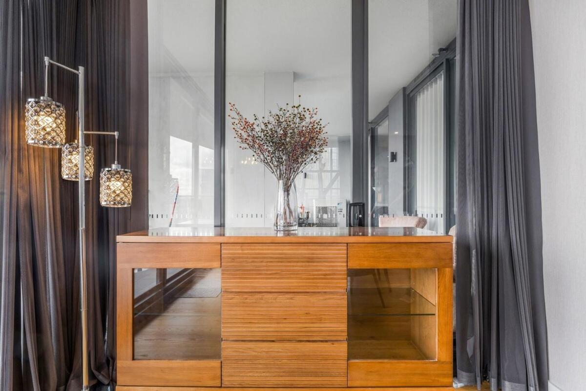 Opulent Penthouse With Views In Parramatta