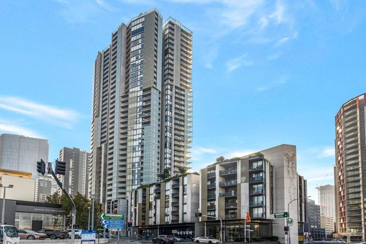 Apartment Opulent Penthouse With Views In Parramatta