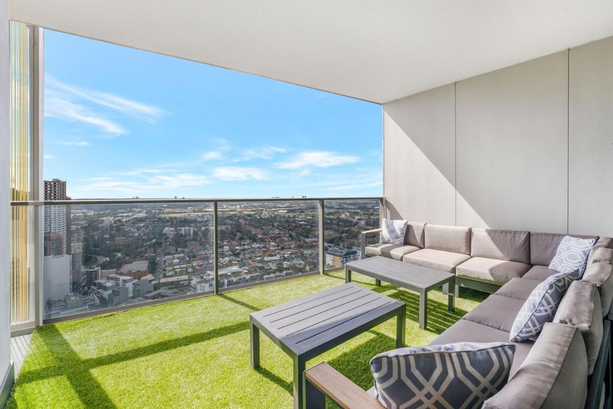 Opulent Penthouse With Views In Parramatta *