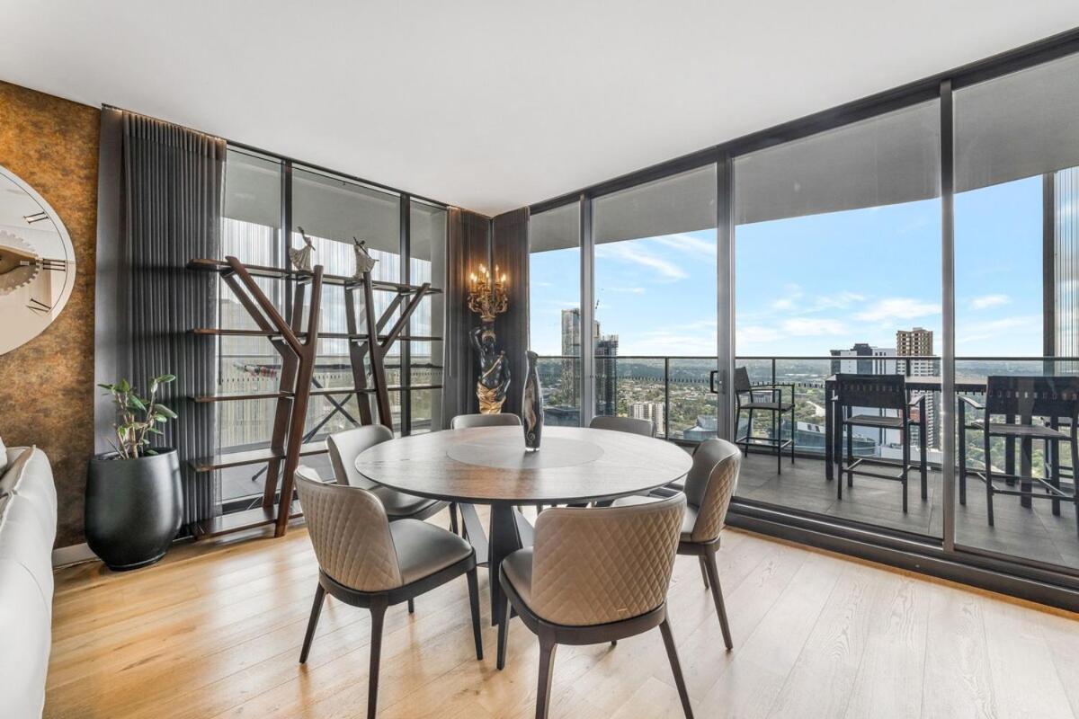 Opulent Penthouse With Views In Parramatta Sydney