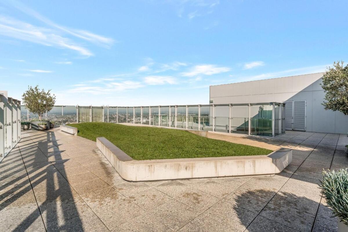 Opulent Penthouse With Views In Parramatta *