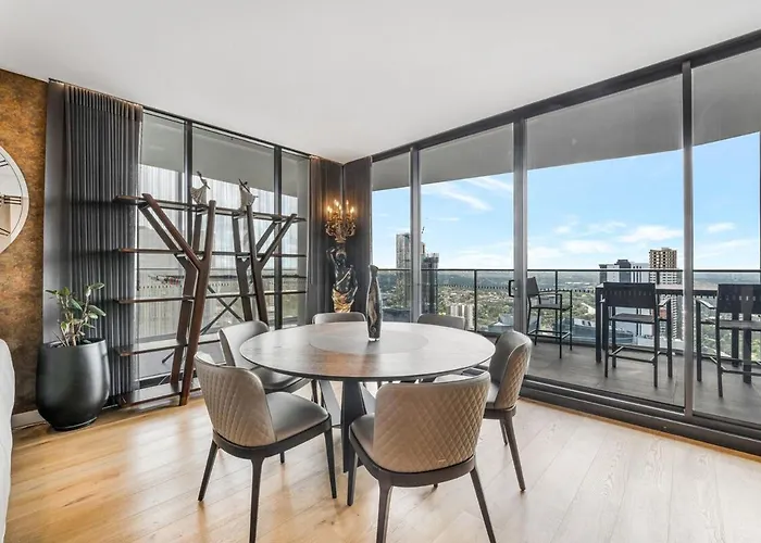 Opulent Penthouse With City Views In Parramatta