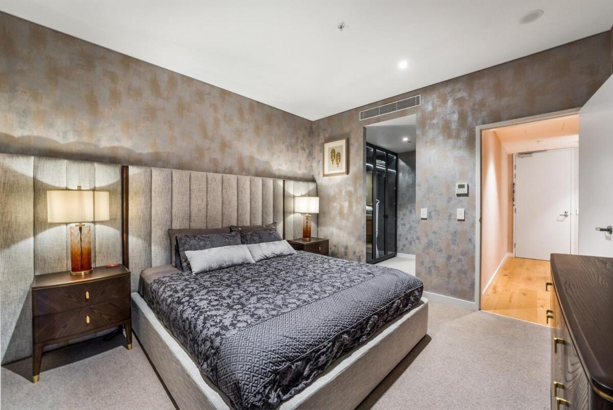 Apartment Opulent Penthouse With Views In Parramatta *